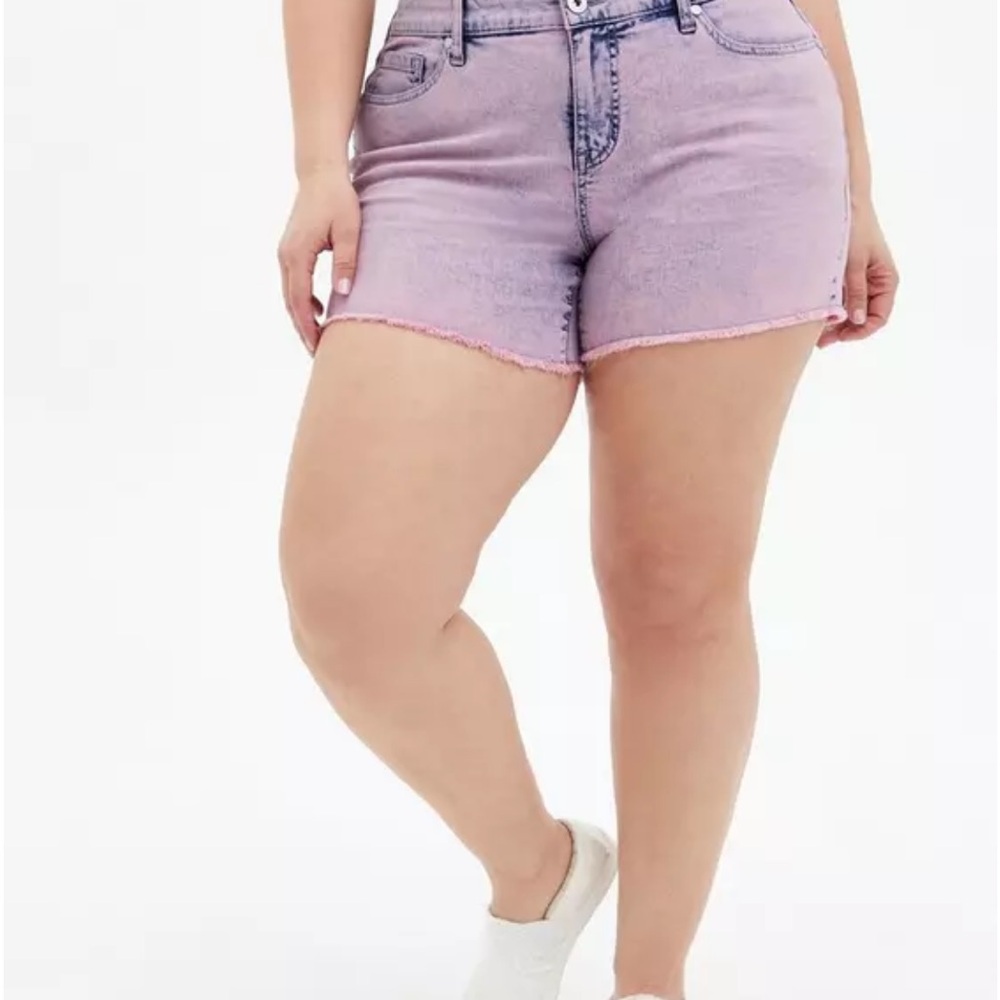 Torrid 5 Inch Vintage Stretch Mid-Rise Short
